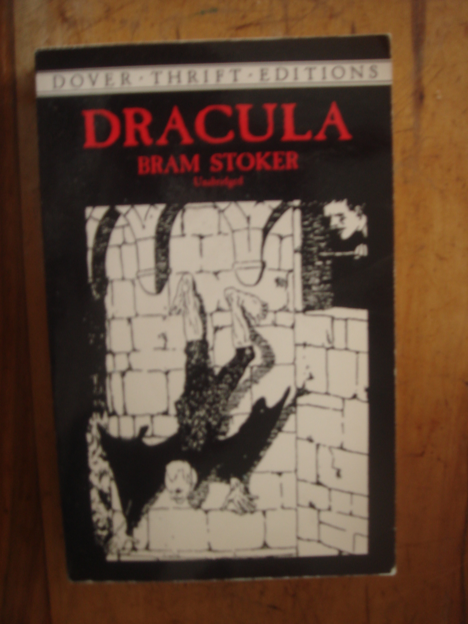 zobrazit detail knihy Stoker, Bram: Dracula Anglicky