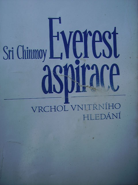 zobrazit detail knihy Chinmoy : Everest aspirace - vrchol vnitnho hled